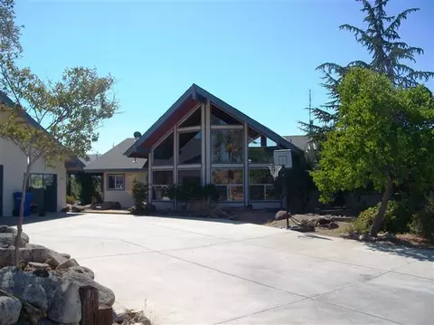 15505 Garlock Ln, Prather, CA 93651