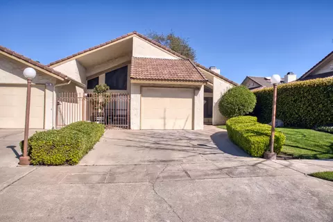 2766 W Celeste Ave #4, Fresno, CA 93711