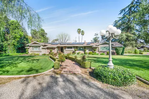 1041 E Alamos Ave, Fresno, CA 93704