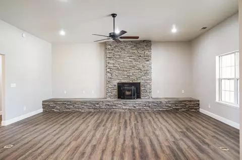 Living - 10277 Road 28 12, Madera, CA 93637 photo 5 of 6