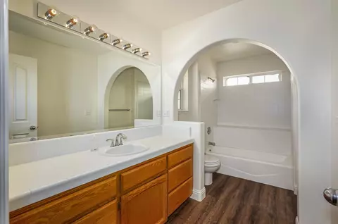 Bath - 10277 Road 28 12, Madera, CA 93637 photo 2 of 5