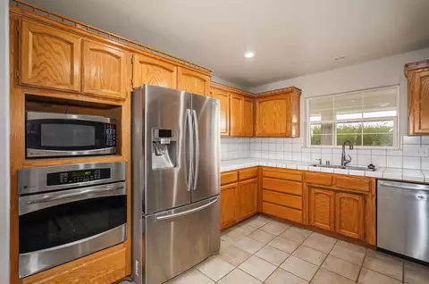 Kitchen - 10277 Road 28 12, Madera, CA 93637 photo 2 of 3