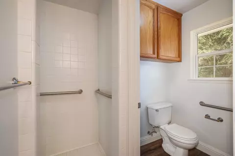 Bath - 10277 Road 28 12, Madera, CA 93637 photo 4 of 5