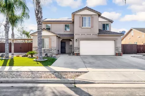 877 Sandra Ave, Sanger, CA 93657