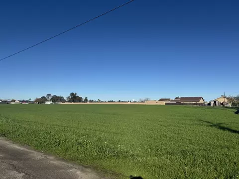 16748 N Lake St, Madera, CA 93638