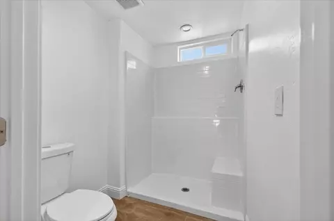 Bath - 6873 20th Ave, Lemoore, CA 93245 photo 5 of 5