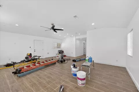 Living - 6873 20th Ave, Lemoore, CA 93245 photo 6 of 7