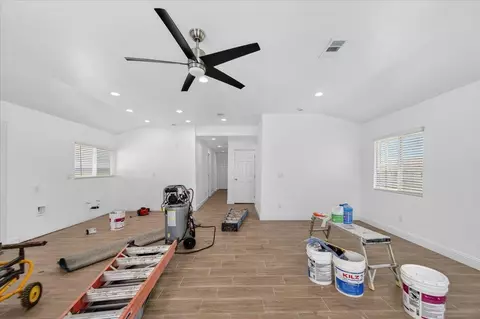 Living - 6873 20th Ave, Lemoore, CA 93245 photo 4 of 7