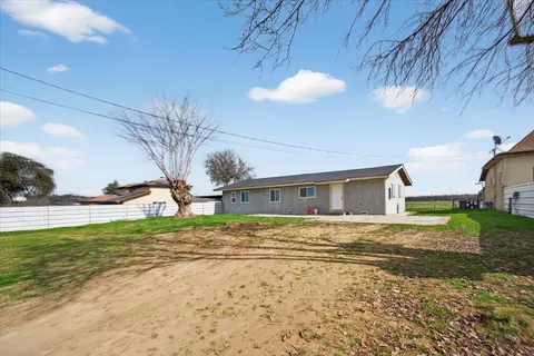 Exterior - 6873 20th Ave, Lemoore, CA 93245 photo 10 of 17