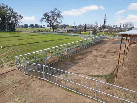 Exterior - 6873 20th Ave, Lemoore, CA 93245 photo 1 of 17