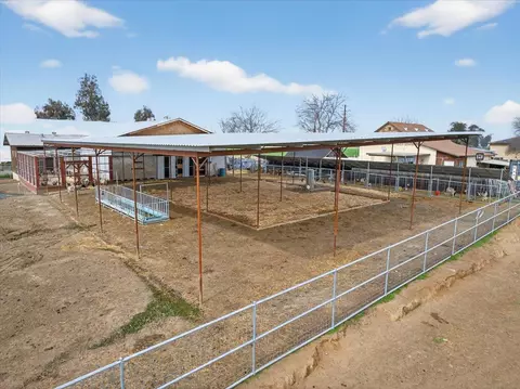 Exterior - 6873 20th Ave, Lemoore, CA 93245 photo 2 of 17
