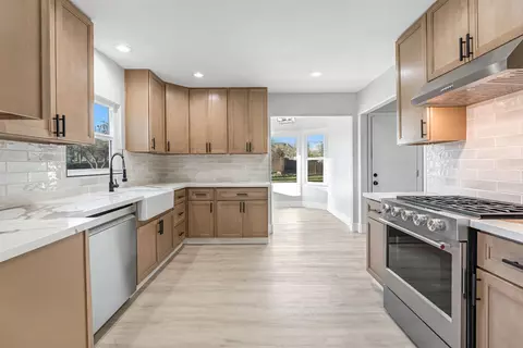 Kitchen - 28718 Auberry Rd, Prather, CA 93651 photo 1 of 5