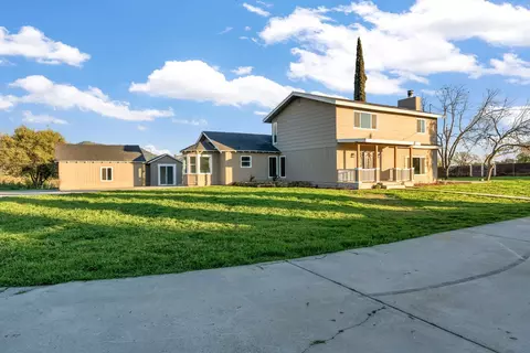Exterior - 28718 Auberry Rd, Prather, CA 93651 photo 14 of 18