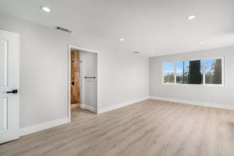 Bedroom - 28718 Auberry Rd, Prather, CA 93651 photo 5 of 5