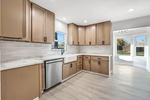 Kitchen - 28718 Auberry Rd, Prather, CA 93651 photo 2 of 5