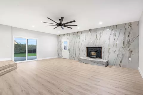 Living - 28718 Auberry Rd, Prather, CA 93651 photo 3 of 11