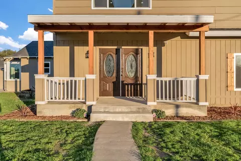 Exterior - 28718 Auberry Rd, Prather, CA 93651 photo 6 of 18