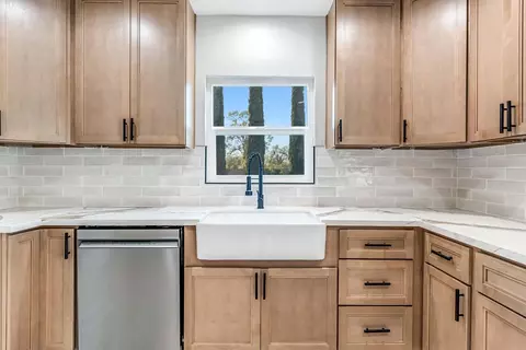 Kitchen - 28718 Auberry Rd, Prather, CA 93651 photo 4 of 5