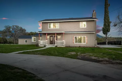 Exterior - 28718 Auberry Rd, Prather, CA 93651 photo 3 of 18