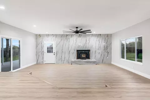 Living - 28718 Auberry Rd, Prather, CA 93651 photo 7 of 11