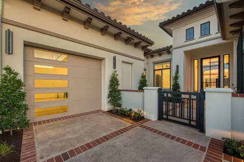 Exterior - 2329 E Putter Way, Fresno, CA 93730 photo 7 of 8