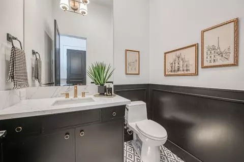 Bath - 2329 E Putter Way, Fresno, CA 93730 photo 4 of 12
