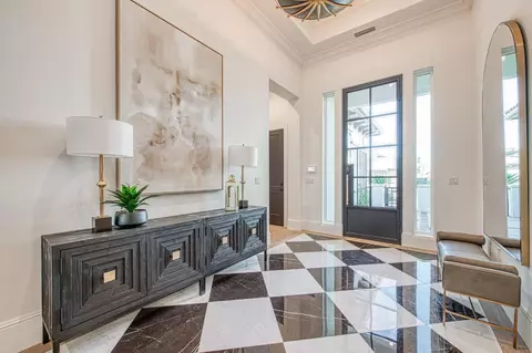 Entry Way - 2329 E Putter Way, Fresno, CA 93730 photo 1 of 2