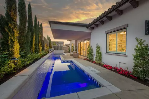 Exterior - 2329 E Putter Way, Fresno, CA 93730 photo 4 of 8