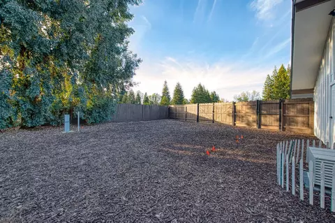 Exterior - 11735 E Santa Ana Ave, Clovis, CA 93619 photo 18 of 25