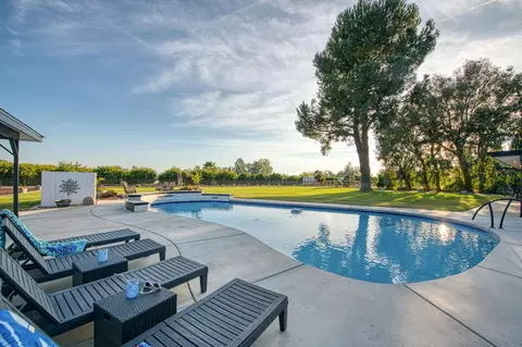 Exterior - 11735 E Santa Ana Ave, Clovis, CA 93619 photo 22 of 25