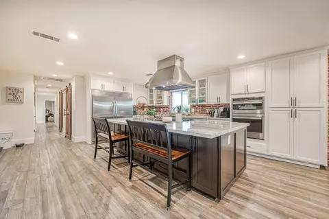 Kitchen - 11735 E Santa Ana Ave, Clovis, CA 93619 photo 1 of 5