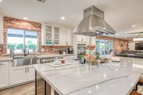 Kitchen - 11735 E Santa Ana Ave, Clovis, CA 93619 photo 2 of 5