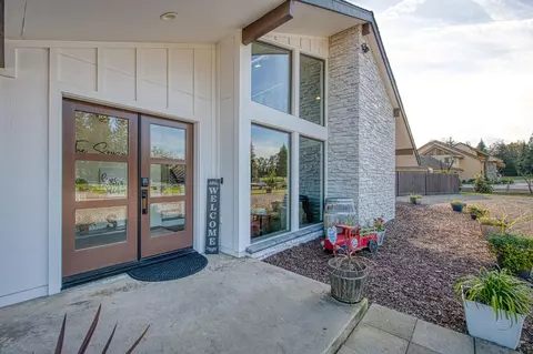 Exterior - 11735 E Santa Ana Ave, Clovis, CA 93619 photo 11 of 25