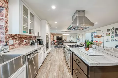 Kitchen - 11735 E Santa Ana Ave, Clovis, CA 93619 photo 3 of 5