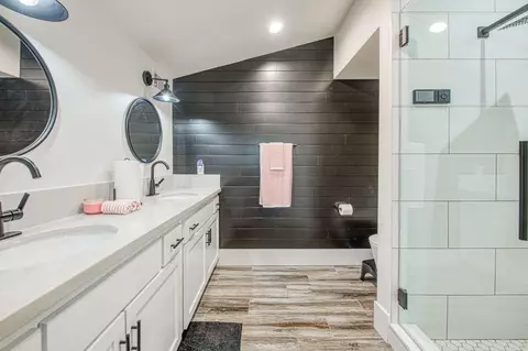 Bath - 11735 E Santa Ana Ave, Clovis, CA 93619 photo 6 of 8