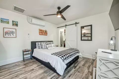 Bedroom - 11735 E Santa Ana Ave, Clovis, CA 93619 photo 6 of 8