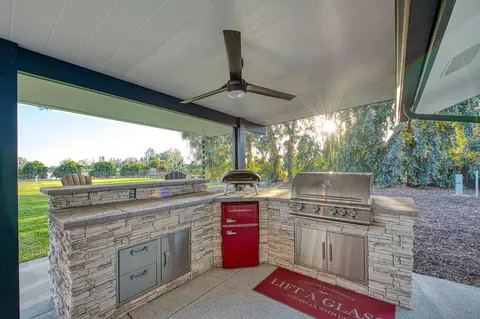 Kitchen - 11735 E Santa Ana Ave, Clovis, CA 93619 photo 5 of 5