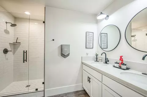 Bath - 11735 E Santa Ana Ave, Clovis, CA 93619 photo 3 of 8