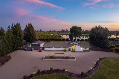11735 E Santa Ana Ave, Clovis, CA 93619