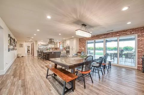 Dining - 11735 E Santa Ana Ave, Clovis, CA 93619 photo 2 of 4