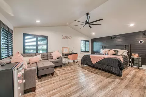 Bedroom - 11735 E Santa Ana Ave, Clovis, CA 93619 photo 4 of 8