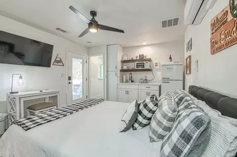 Bedroom - 11735 E Santa Ana Ave, Clovis, CA 93619 photo 8 of 8