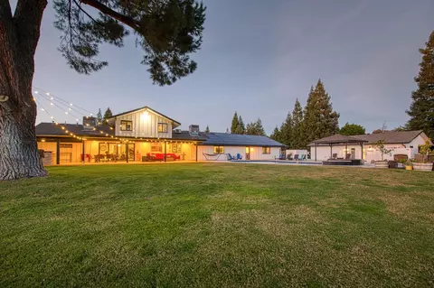 Exterior - 11735 E Santa Ana Ave, Clovis, CA 93619 photo 4 of 25