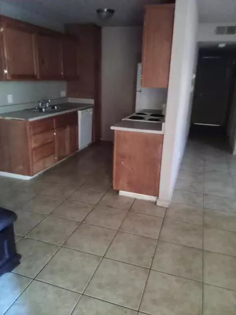 1221 N Peach Ave #127, Fresno, CA 93727