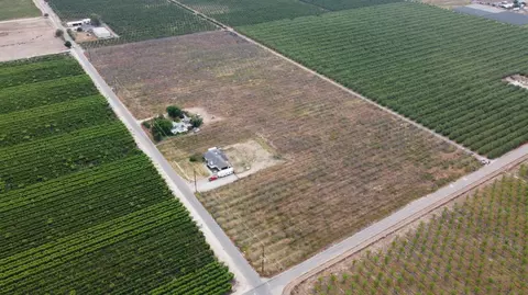 5579 S Greenwood, Sanger, CA 93657