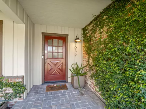 1035 W Alamos Ave, Fresno, CA 93705