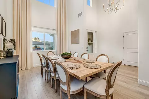 Dining - 1811 Agua Dulce Ave, Clovis, CA 93619 photo 2 of 5