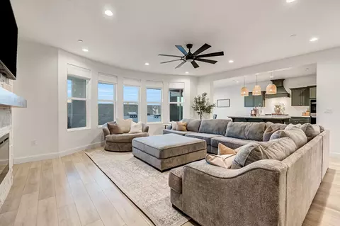Living - 1811 Agua Dulce Ave, Clovis, CA 93619 photo 3 of 4