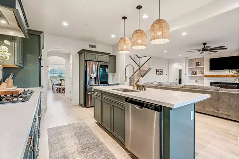 Kitchen - 1811 Agua Dulce Ave, Clovis, CA 93619 photo 4 of 7