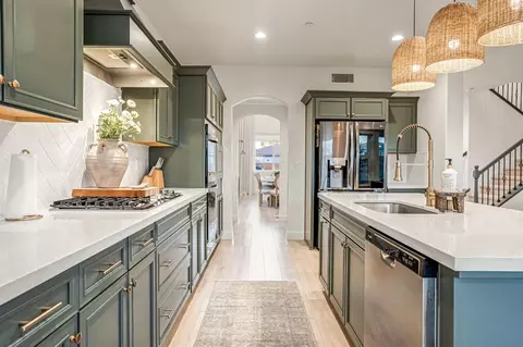 Kitchen - 1811 Agua Dulce Ave, Clovis, CA 93619 photo 5 of 7